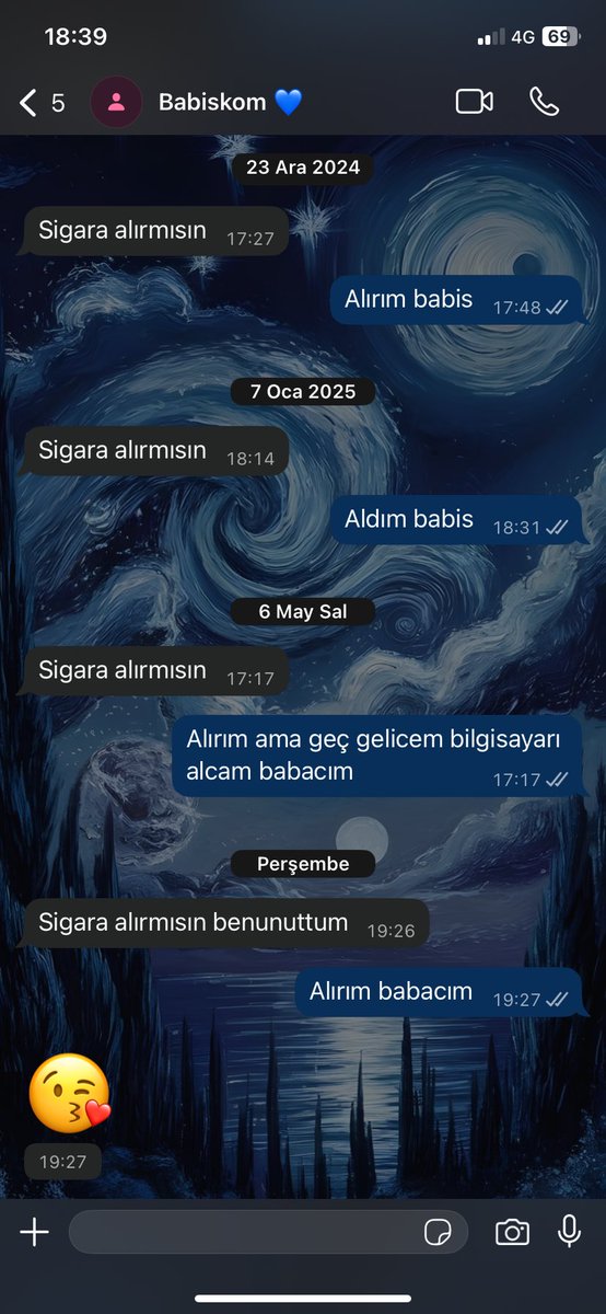Nazliokty's tweet photo. Arkadaşlar babanızın whatsapp kullanımı nasıl benimki geçen emoji atmayı öğrendi https://t.co/cdUzqUrL6r