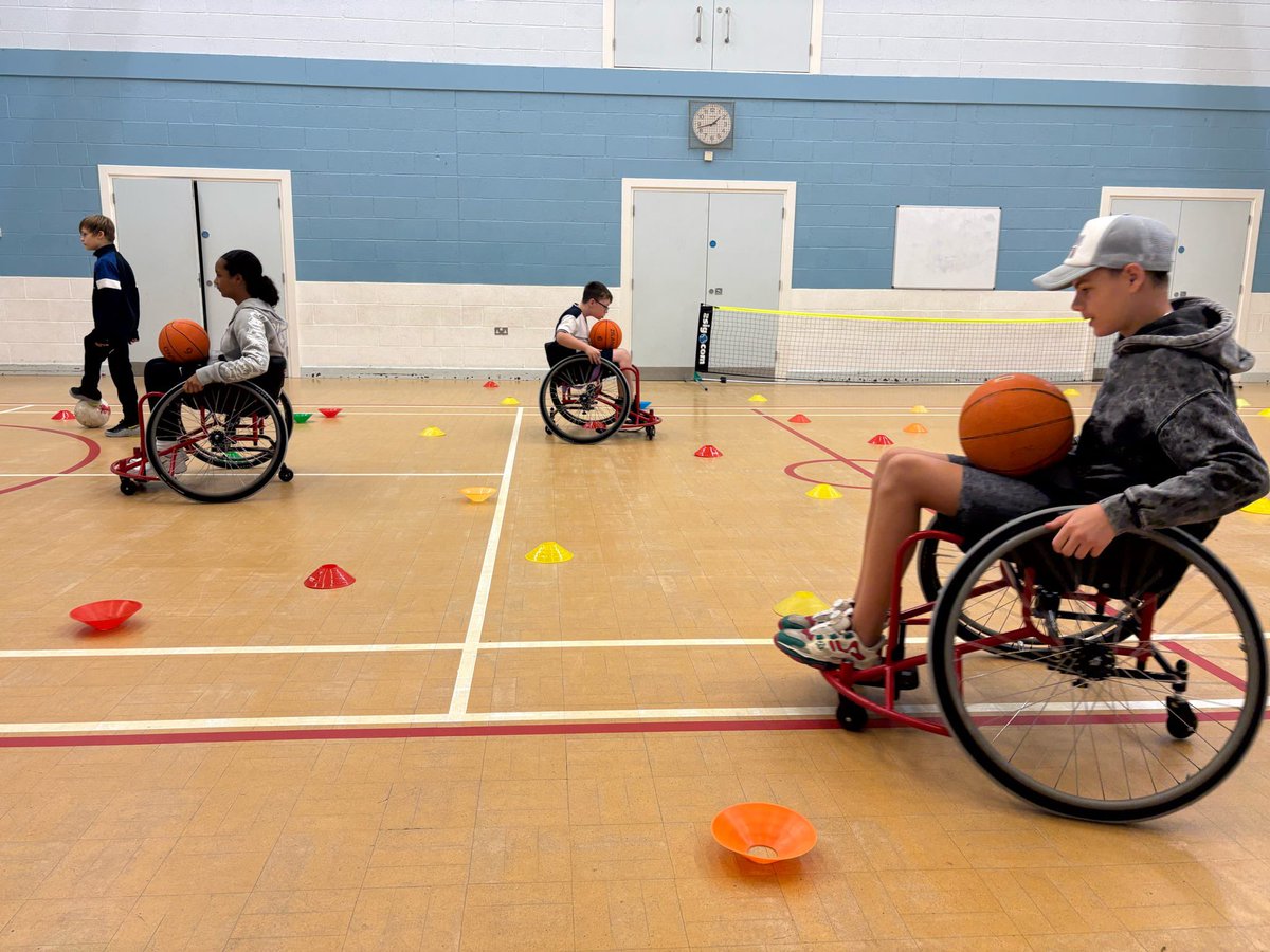 CommunitySaints's tweet photo. ♿️ Great to see the children enjoying a bit of Wheelchair Rugby League action during HAF this week!

#Saintsandproud https://t.co/e5dsdQPtaX