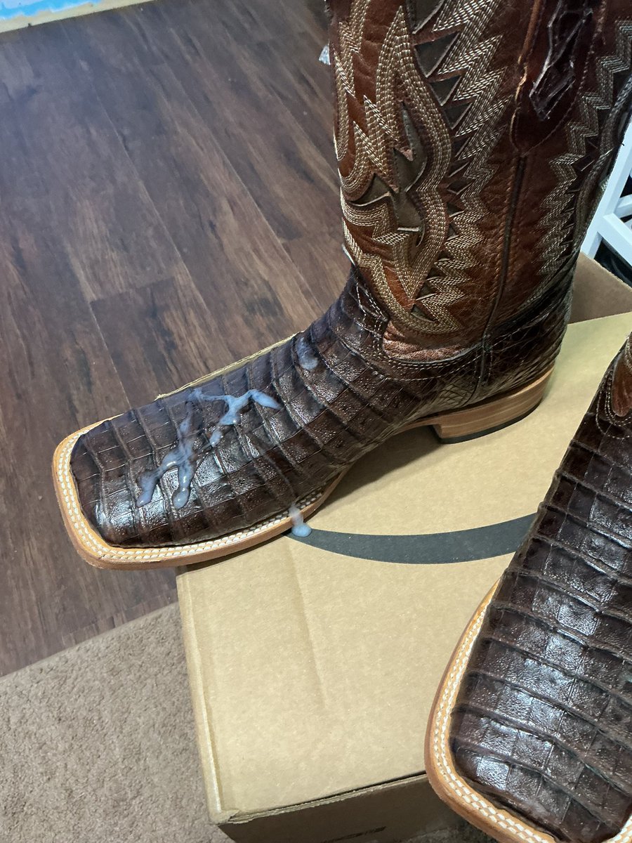 Christened my new caimans with my big load this morning 😜 Full vid on my Onlyfans | onlyfans.com/sirjamesgibson