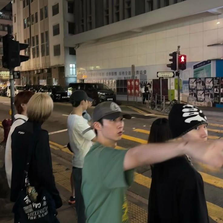 seobchy's tweet photo. chat, how to join their group... https://t.co/Gfiyb3CT7Z