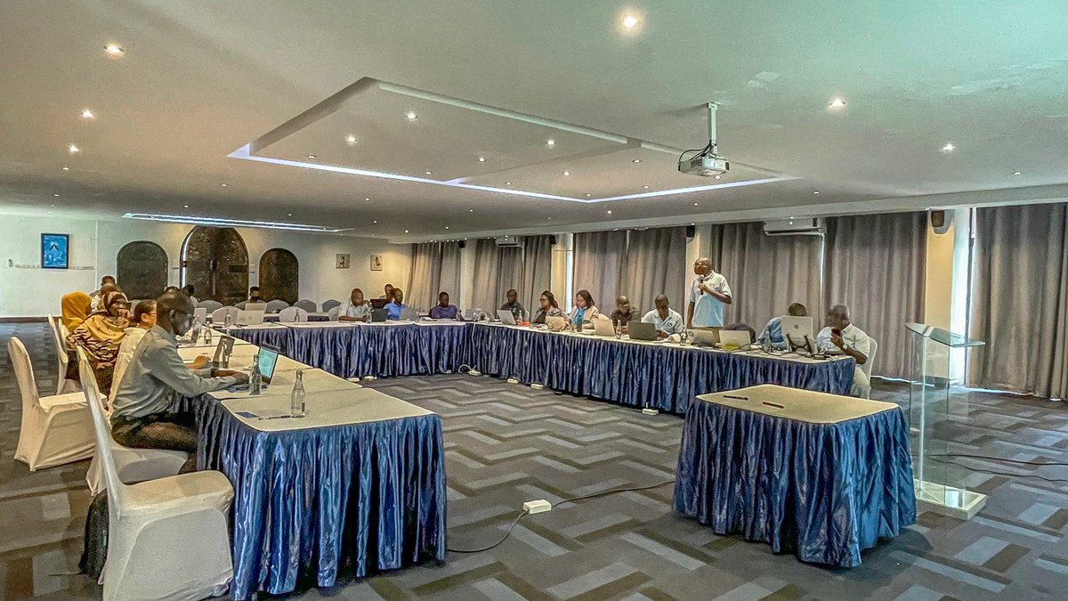 Wetlands International Eastern Africa (@wetlandsintea) on Twitter photo This week in Mombasa (19–20 Aug), we join partners to strengthen Kenya’s Coral & #Seagrass Action Plan, by <a href="/KWSKenya/">Kenya Wildlife Service</a> with @FaunaFlora.
The meeting will:
Review the phased-out Strategy
Map key stakeholders & data needs
Define clear timelines & deliverables
#Safeguardourseas This week in Mombasa (19–20 Aug), we join partners to strengthen Kenya’s Coral & #Seagrass Action Plan, by <a href="/KWSKenya/">Kenya Wildlife Service</a> with @FaunaFlora.
The meeting will:
Review the phased-out Strategy
Map key stakeholders & data needs
Define clear timelines & deliverables
#Safeguardourseas