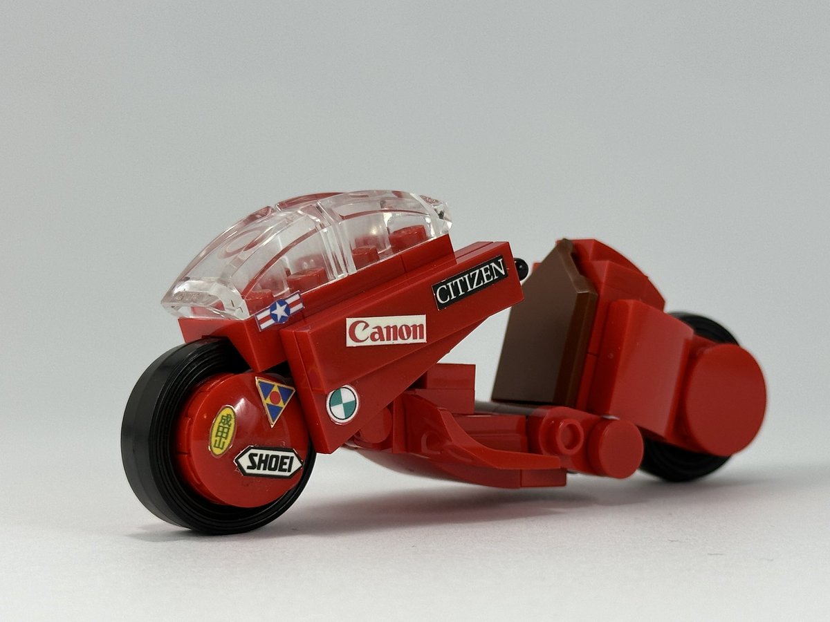 KABA64724932's tweet image. #バイクの日 に間に合ってないけど、#レゴ で作った金田バイク😊今年組み方を変えてVer.3になりました。
#AKIRA #LEGO