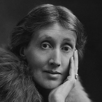 «No hay necesidad de apresurarse. No hay necesidad de brillar. No hay necesidad de ser nadie más que uno mismo».

Virginia Woolf