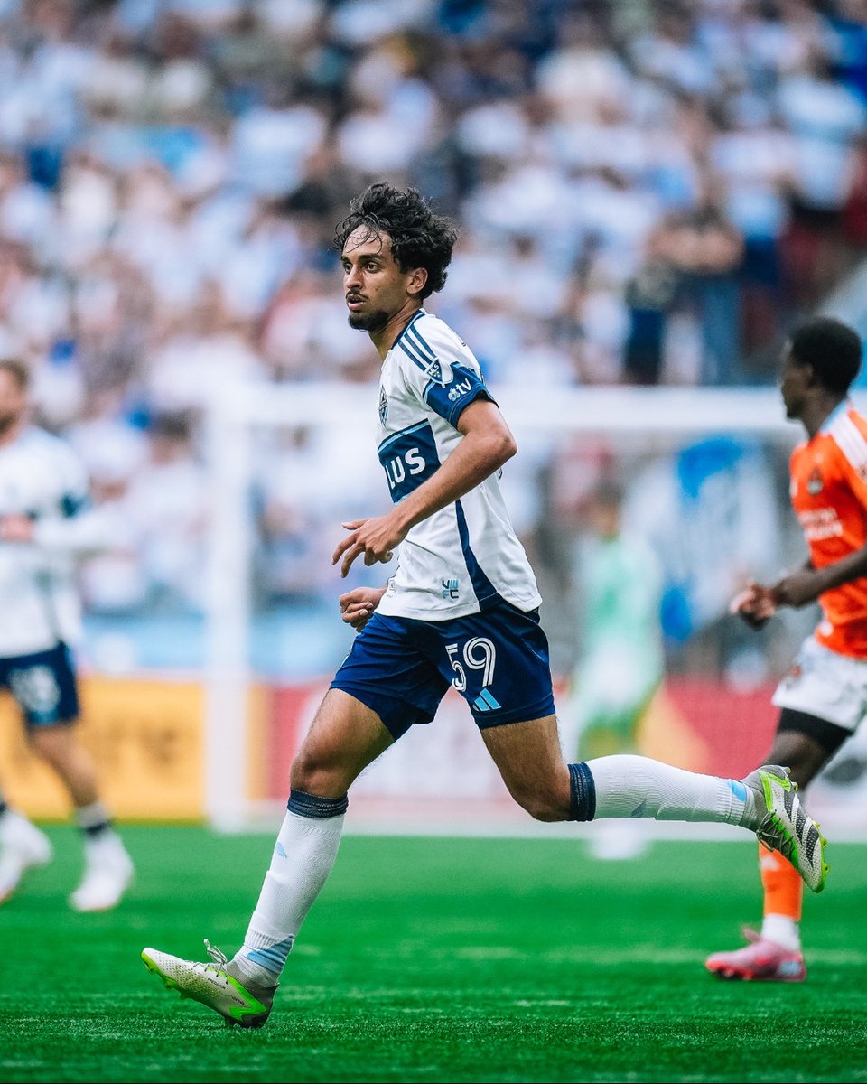 From one goat to the next. 👊

Whitecaps FC <a href="/BMO/">BMO</a> Academy product Jeevan Badwal started in #VWFC's battle vs. Houston Dynamo FC this past Sunday.