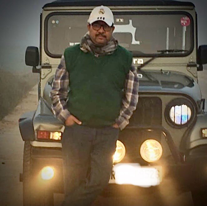 Happy World Photography Day! 📷

Birds have always inspired me—they’re vibrant, graceful, and full of personality. Every time I venture out with my camera, capturing their colors, flight, and moments—the raptor soaring above, a weaver building its nest, sparrows observing the