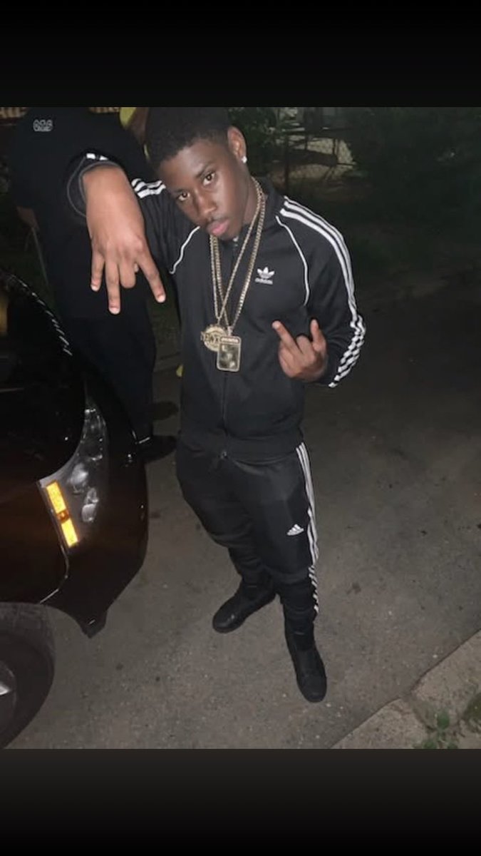 DamaniMac's tweet photo. MOMMA RAISED ME A BOSS WHO BIGGER THEN ME ITS ONLY ME ☔️💸💸
🖤💧🌀🆎🆎🆎🆎🆎💲🅿️❌Ⓜ️🅱️ https://t.co/Sbxgf8cUkS
