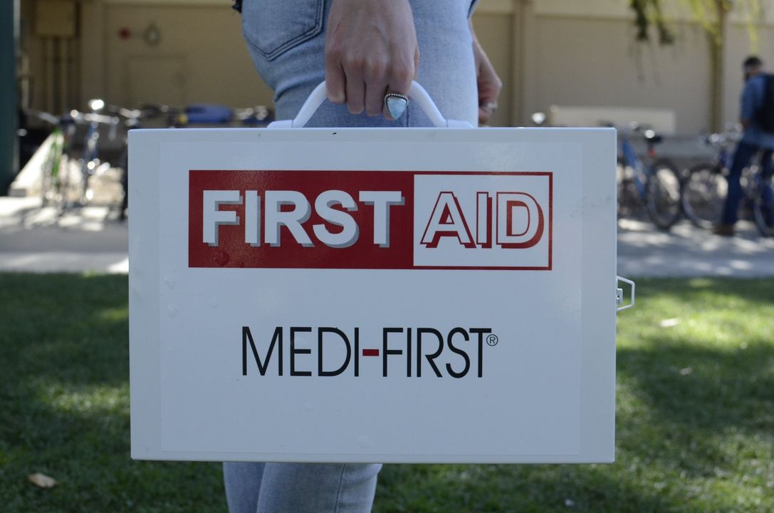 Got a first aid kit? Check it frequently to see if things need to be updated or changed out as they expire.

For a little help and inspo, we've got a webpage for that. afd.calpoly.edu/emergency/read…

#CalPolyPrepared