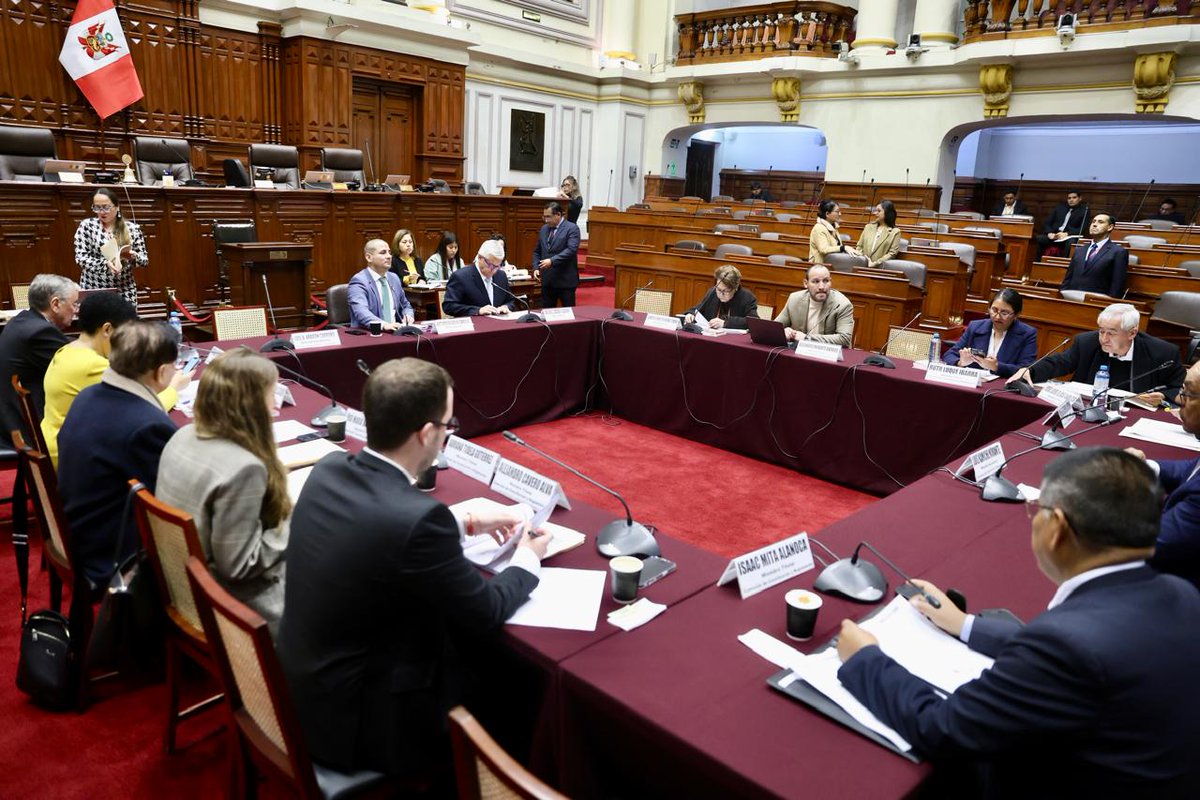 #CongresoInforma I En la Comisión de Constitución se analizará los proyectos de resolución legislativa que aprueban el reglamento de la cámara de diputados y senadores, entre otros temas.

▶️youtube.com/live/5W3lE_Vo2…