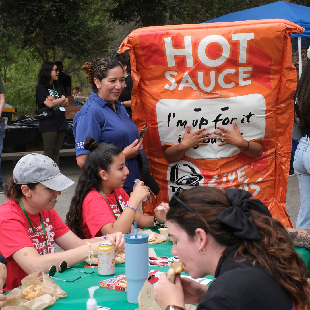 bbbsbayarea's tweet photo. ๐ฎ Thank you James Aman, @TacoBell and Diversified Restaurant Group for their support at last weekendโs Match Celebration. Littles got to choose backpacks with their favorite colors and we all enjoyed a delicious Taco Bell lunch.
#BBBSBA #MatchEvent #TacoBell https://t.co/5V7V22gfP1