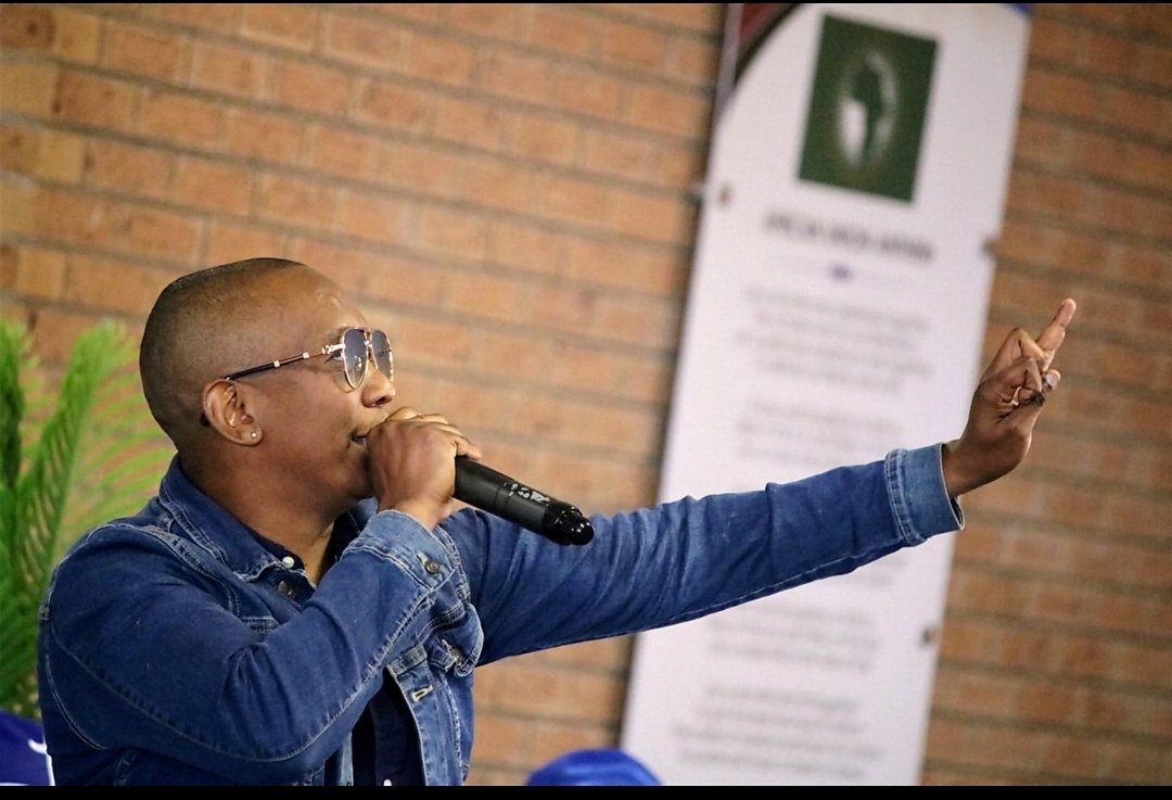 cadamgaga's tweet photo. I will be recording 1st episode of Top 20 Local Hits Countdown,Saturday 30th Aug, next week. 

Many people have been Asking me to do it. 

Not going to change anything,will be using the same formula that I have used before on Top 30 and  will be uploading it on YOU TUBE weekly. https://t.co/6iEqgaOdYb