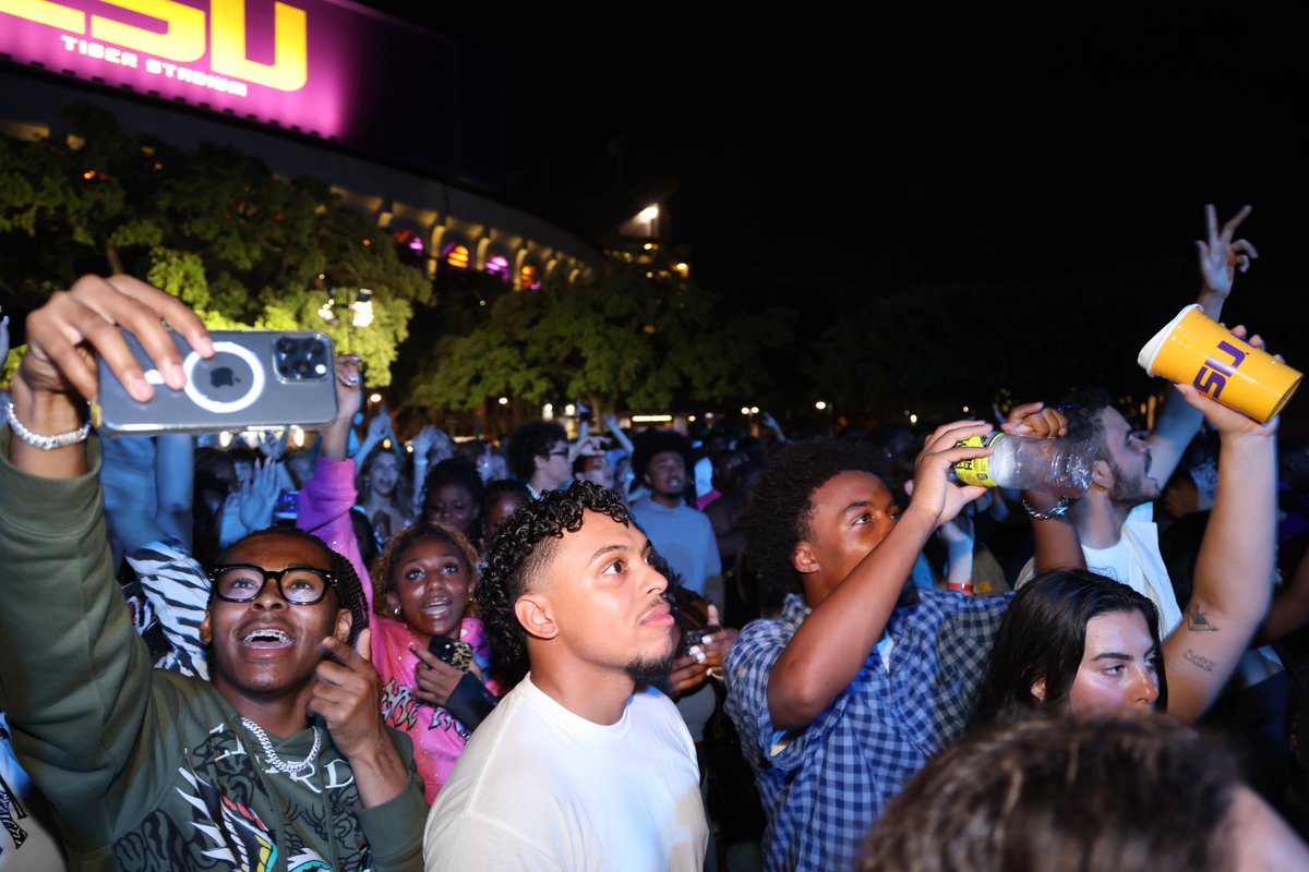 LSU Residential Life tweet media