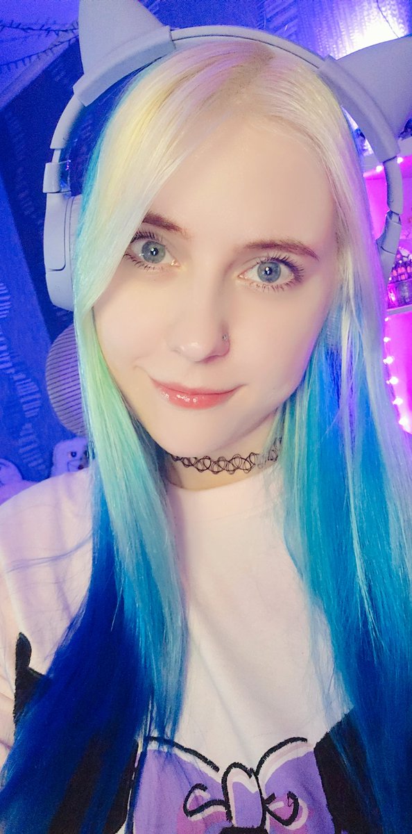EllieSweetRoll's tweet photo. Happy Chewsday! Live now https://t.co/Ad9m4Bkktn with #LiesofP continuing to lie 💜 https://t.co/Glx8PXm8zR