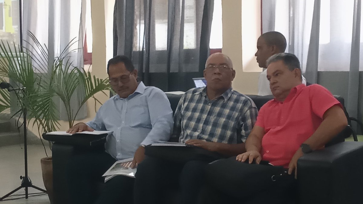 hechavarr4's tweet photo. Se desarrolla intercambio con la Ministra de Educación sobre aseguramientos del curso 2025-2026 con la presencia de la Primera Secretaria en #SantiagoDeCuba 
@FrenteDme 
@dpestgo 
@CubaMined 
#Tercerfrente https://t.co/l8ndPs7gbz