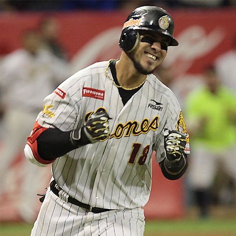 LegionCaraquist's tweet photo. ✅️ Hoy en nuestra sección "Qué Rápido Pasó el Tiempo", tenemos a Félix Pérez. Pelotero cubano que jugó con los Leones del Caracas por 5 campañas. Recordado siempre por su apego a la divisa, por su ofensiva y defensiva. 31 HR, 60 dobles, 147 CI y .308 de AVG. Guante de oro 14-15 https://t.co/knOMEN5a5x