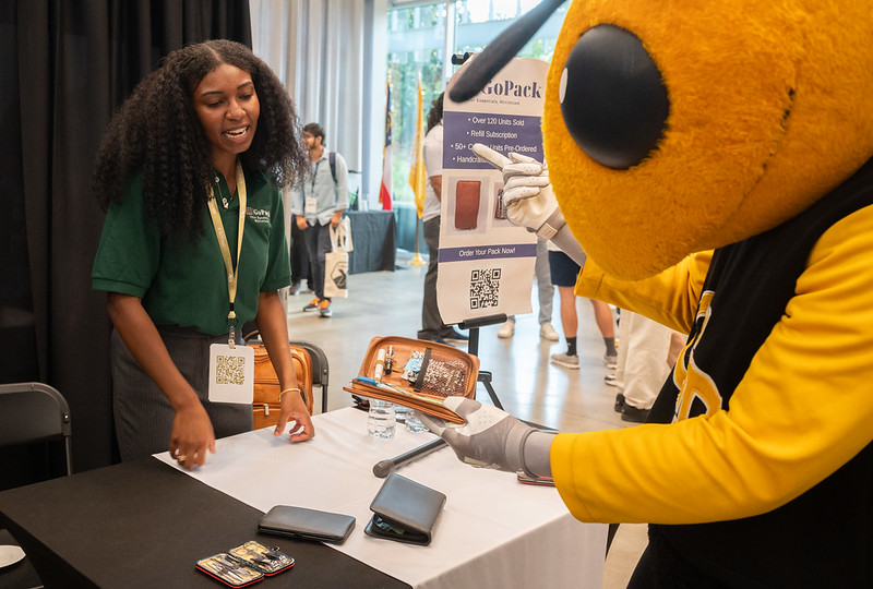 Georgia Tech Research (@gtresearchnews) on Twitter photo #TBT to <a href="/gtcreatex/">Georgia Tech CREATE-X</a>'s Demo Day last year! You don't want to miss out on Georgia Tech’s biggest startup showcase on Aug. 28! 🔗 RSVP: create-x.gatech.edu/2025-demo-day #TBT to <a href="/gtcreatex/">Georgia Tech CREATE-X</a>'s Demo Day last year! You don't want to miss out on Georgia Tech’s biggest startup showcase on Aug. 28! 🔗 RSVP: create-x.gatech.edu/2025-demo-day