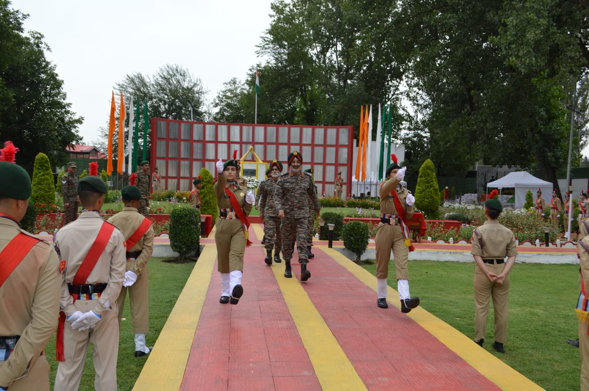 NCCDteJKL's tweet photo. DG NCC Lt Gen Gurbirpal Singh,PVSM,AVSM,VSM visited the Dagger War Memorial, paying homage to bravehearts &amp; praised NCC Cadets &amp; staff of 3 J&amp;K Bn Baramulla.A true motivator &amp; visionary leader, inspiring youth with pride, discipline &amp; purpose. @adgpi
@HQ_DG_NCC @gpsingh3para https://t.co/wiAURJh4Lj
