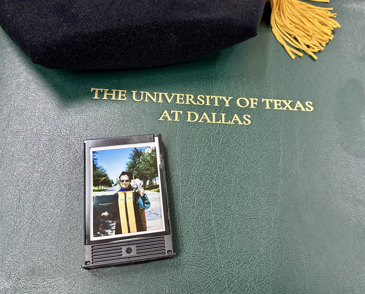 ninnnnnglala's tweet photo. ๐ Big life change! Iโve officially graduated with my Ph.D. from @UT_Dallas ๐ฉ๐ปโ๐๐งก๐ Excited to start my next chapter this fall as a Postdoc at @Columbia ๐๐
Looking forward to sharing new research adventures โจ
#PhDGraduation #PostdocJourney #UTD #Columbia https://t.co/uNuQ2Cps4k