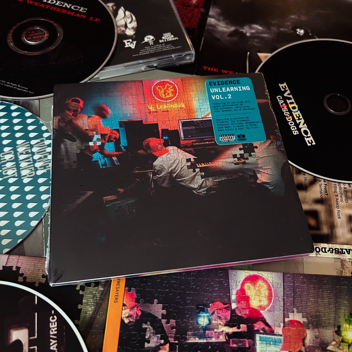 hiphopgods's tweet photo. @Evidence
Unlearning Vol. 2

#planschange #differentphases #futurememories #outtabounds #seeingdouble #nothingtoseehere #definesuccess #stayalive #nothingsperfect #favoriteinjury #topseeded #greatestmotivation #raineveryseason #laughinglast #dutchangle #evidence #hiphopgods https://t.co/938jX4ETg9