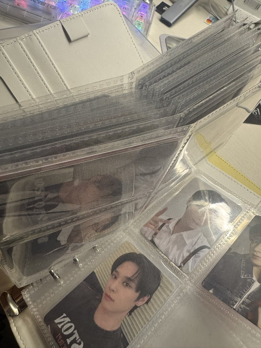 주연포카 양도 78장+마물쭈10cm,15cm일괄 10만원

더보이즈 콘서트 상연 제이콥 영훈 현재 주연 케빈 뉴 큐 선우 에릭 더비 팝업 분철 팬싸 포토회