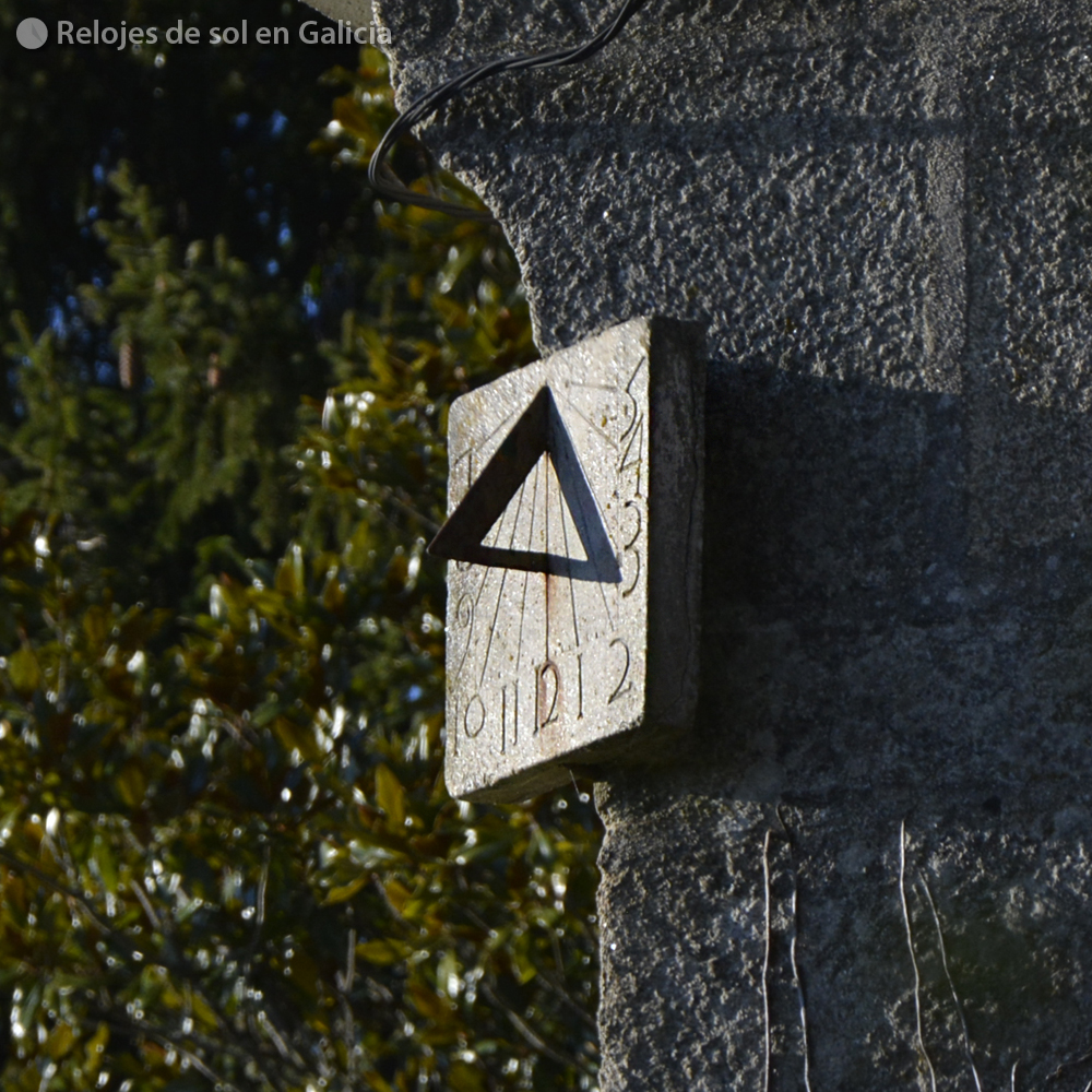 relojesdesolgal's tweet photo. #Relojdesol en el municipio de #ACañiza (#Pontevedra)

#Reloxodesol no #concellodaCañiza (#PO)

#gnomon #rellotgedesol #relógiodesol #sundial #sonnenuhr #cadransolaire #orologiosolare #meridiana #日晷 #日時計 #해시계 #zegarsłoneczny #santateresa #acaniza #aparadanta #galiciamola https://t.co/9ThijxKFYI