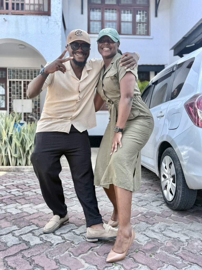 Positivenga1's tweet photo. 3 months ago i launched #CapForImpact which sell branded stylish caps and donates 20% of the profit to fund girl's education in 🇹🇿.

So far; 200+ Caps sold, funded 4 students and yesterday we were excited to have the @Funguo_Tz team join the movement by buying a number of caps. https://t.co/0nDuBzFsNP