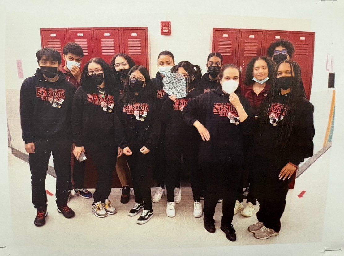 collinsnyc's tweet image. The only year I did not teach #APCalc @NewHeightsACS was 2019. Then the #coronaviruspandemic struck. I transitioned to first teaching #APCalc online on @Zoom (including for an entire academic year), then hybrid, then masked &amp;amp; back in-person &amp;amp; unmasked fully in-person. #Iteachmath