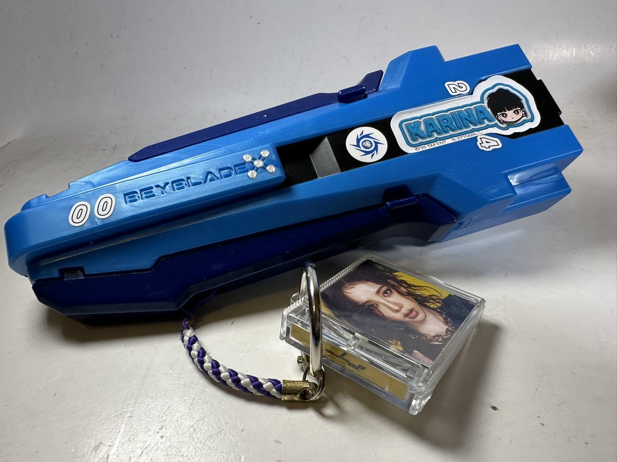 Been wanting to make a Karina grip for awhile now, if only there was Hot Mess mini sized ver would hv been accurate, if I am not lazy I might make the remaining members 

 #beyblade
#BEYBLADEX
#beybladexsg 
#ベイブレードX 
#aespa