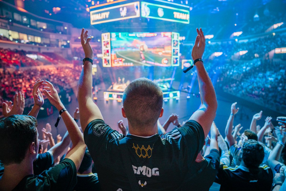 Vincent Maynadié 📸 GiveYouAKiss tweet media