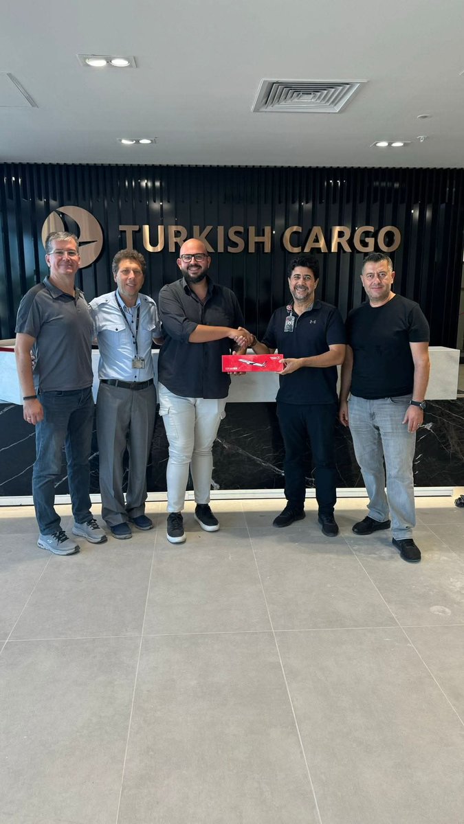 ExpressTT's tweet photo. 19 Ağustos 2024 'te yeni Antalya Havalimanı Kargo Terminalinde ilk kargoyu yükleme gururunu yaşamıştık.
Turkish Cargo Antalya ekibine destekleri için teşekkür ediyoruz.
Nice başarılara hep birlikte
 ✈️🌍🇹🇷 @TurkishAirlines @TK_TR https://t.co/YOm5QsCbVE