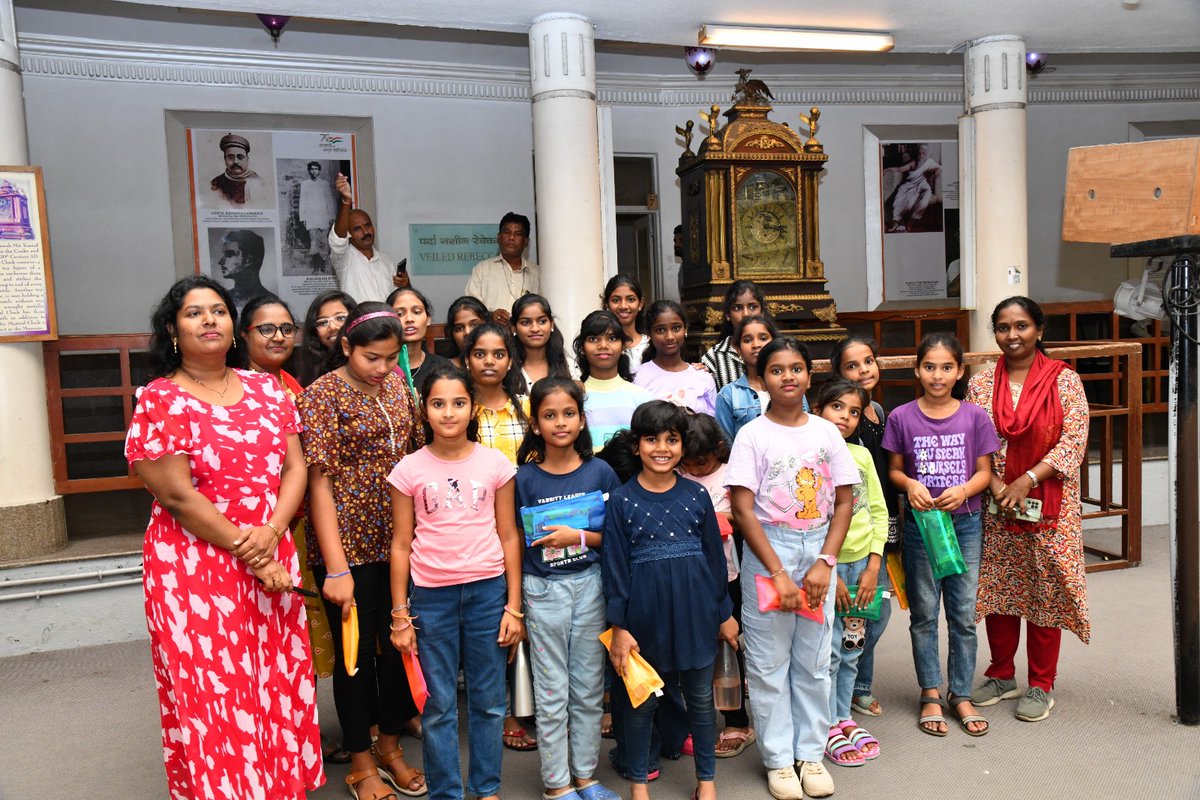 sjmhyd's tweet photo. Students from a State run Care home - Shaun Care Foundation visit the museum! 
They were delighted to see the mesmerising artworks and enjoyed a special lunch as well! 
#SalarJungMuseum #DayattheMuseum #MuseumforAll #Museumoftomorrow #CultureUnitesAll https://t.co/9T3AeWZEkc
