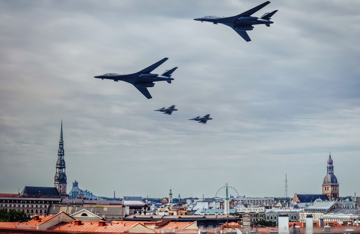 AFGlobalStrike's tweet photo. Today’s flyover above the Monument of Freedom in Riga, Latvia, demonstrates @NATO's presence in the region, transatlantic unity & commitment to collectively strengthening security.
More here: https://t.co/KIDPEMwkNG
#BomberTaskForceEurope
@SHAPE_NATO | @NATO_AIRCOM | @US_STRATCOM https://t.co/gnIk5r9cLj