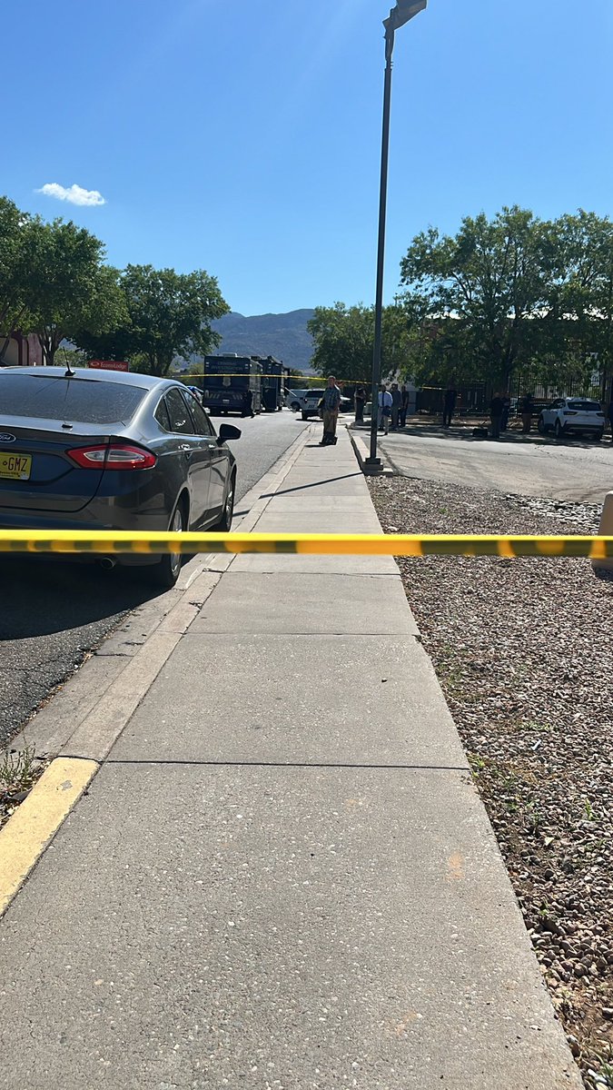 #BREAKINGNEWS  On the scene of a police shooting in the Foothills. One woman was fatally shot by police. This is the 12th OIS of the year and the 8th fatal shooting.
