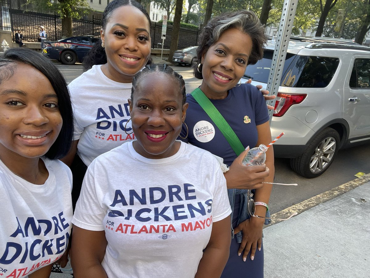 BlackCollegeExp's tweet photo. My Mayor has officially put his name on the ballot and is running for another 4 years for the City of Atlanta!!! #CampaignTeam #CityHall #PressConference #ATL https://t.co/6utd42B02a