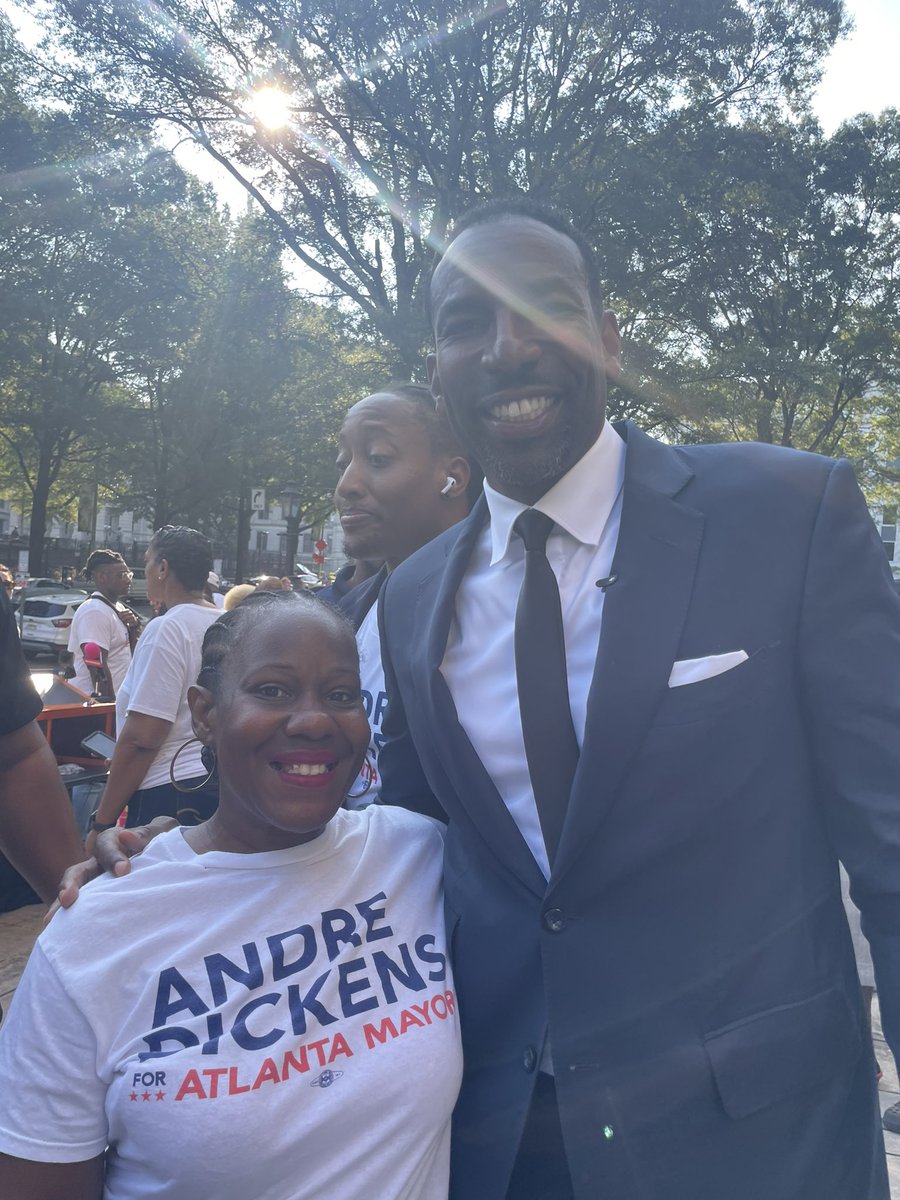 BlackCollegeExp's tweet photo. My Mayor has officially put his name on the ballot and is running for another 4 years for the City of Atlanta!!! #CampaignTeam #CityHall #PressConference #ATL https://t.co/6utd42B02a