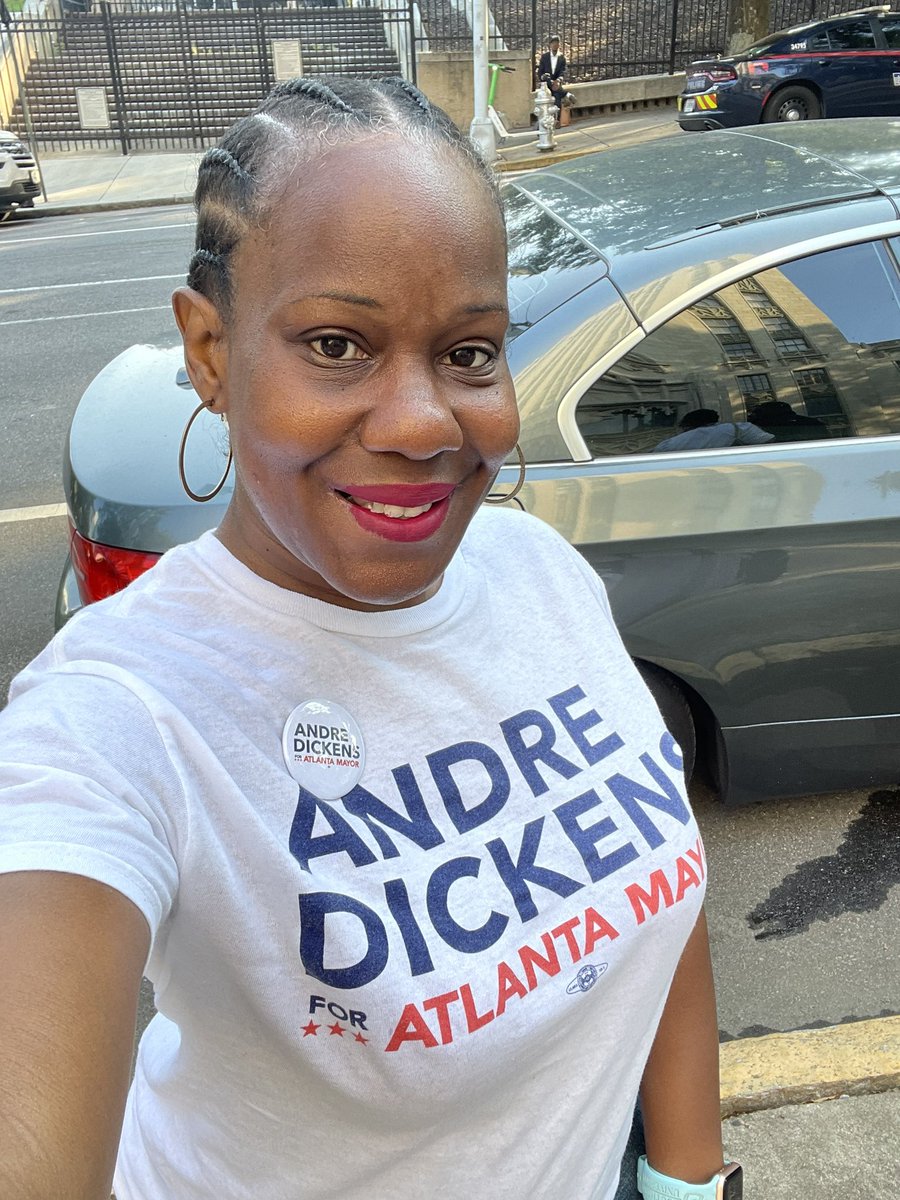 BlackCollegeExp's tweet photo. My Mayor has officially put his name on the ballot and is running for another 4 years for the City of Atlanta!!! #CampaignTeam #CityHall #PressConference #ATL https://t.co/6utd42B02a