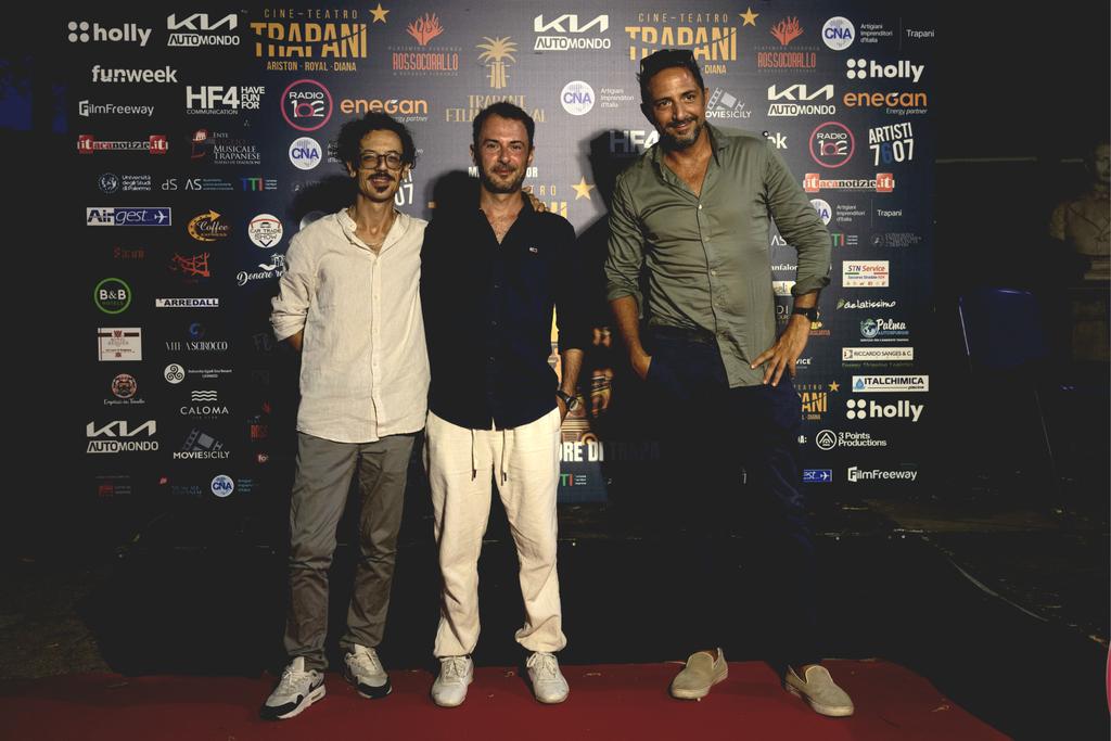 Funweek Mag tweet media