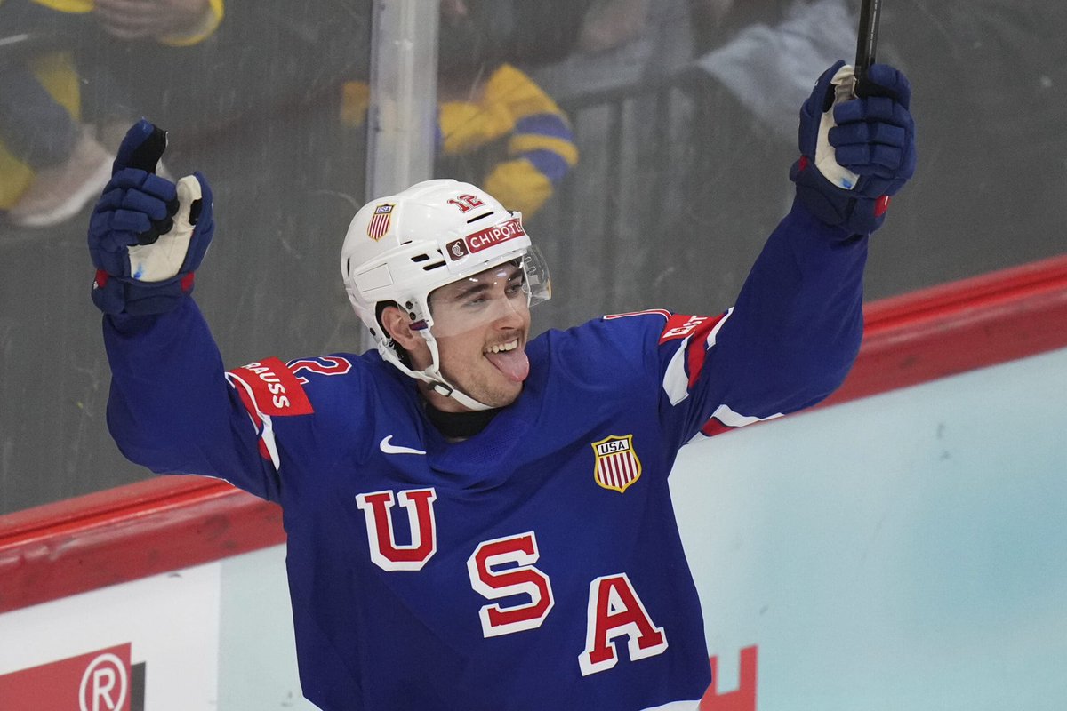 senstalk_'s tweet image. Team USA Bound For 2026? #Pinner 😛