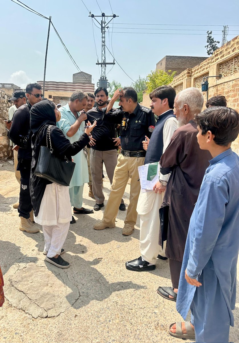 ombudspersonkpk's tweet photo. Strengthening Accountability: Ombudsperson Secretariat's Legal Team Visits Kohat District

Aiman Altaf and Sohaib Khan, from the Ombudsperson Secretariat in Peshawar, recently led an official visit to Kohat District. #Ombudspersonkpk https://t.co/cXlzhoP1WS