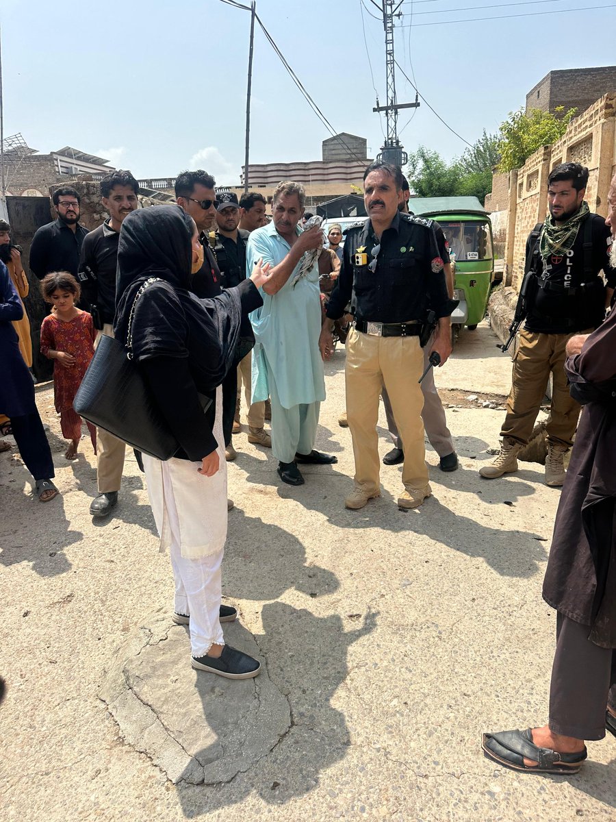 ombudspersonkpk's tweet photo. Strengthening Accountability: Ombudsperson Secretariat's Legal Team Visits Kohat District

Aiman Altaf and Sohaib Khan, from the Ombudsperson Secretariat in Peshawar, recently led an official visit to Kohat District. #Ombudspersonkpk https://t.co/cXlzhoP1WS