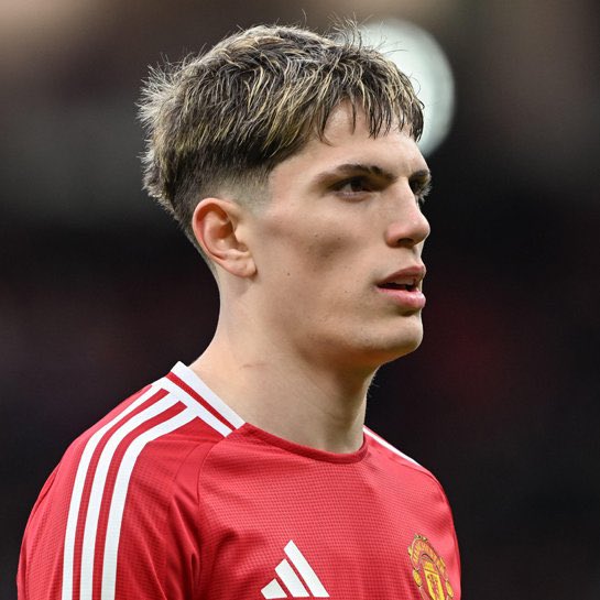 Manchester United Brasil (@manutdbr) on Twitter photo 🚨 Chelsea avançou nas negociações com o Manchester United por Alejandro Garnacho.
➡️ O acordo entre os clubes está em andamento.
<a href="/FabrizioRomano/">Fabrizio Romano</a> 🚨 Chelsea avançou nas negociações com o Manchester United por Alejandro Garnacho.
➡️ O acordo entre os clubes está em andamento.
<a href="/FabrizioRomano/">Fabrizio Romano</a>