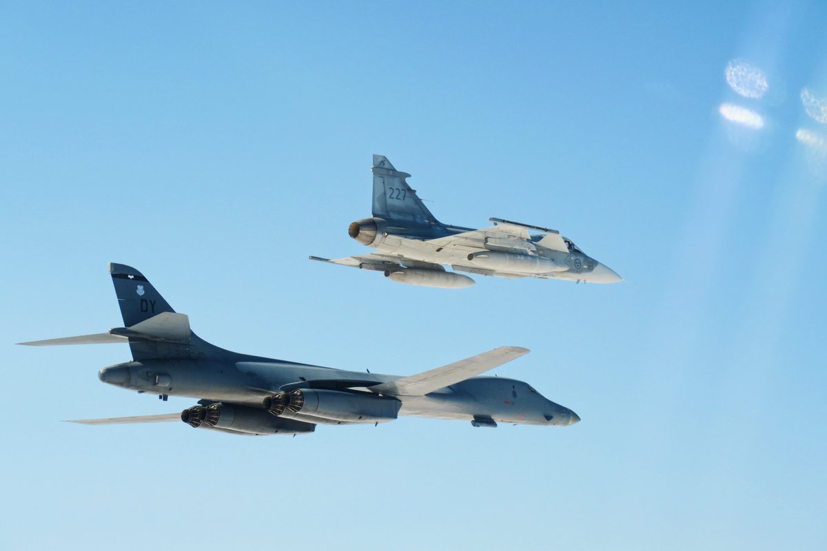 Today’s flyover above the Monument of Freedom in Riga, Latvia, demonstrates <a href="/NATO/">NATO</a>'s presence in the region, transatlantic unity &amp; commitment to collectively strengthening security.
More here: dvidshub.net/r/eez39w
#BomberTaskForceEurope
<a href="/SHAPE_NATO/">SHAPE - NATO Allied Command Operations</a> | <a href="/NATO_AIRCOM/">NATO Air Command</a> | <a href="/US_STRATCOM/">United States Strategic Command</a>