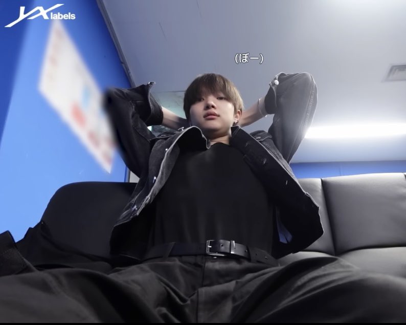 은근 이런 얼큰한 포즈 자주 하는 거도 웃김