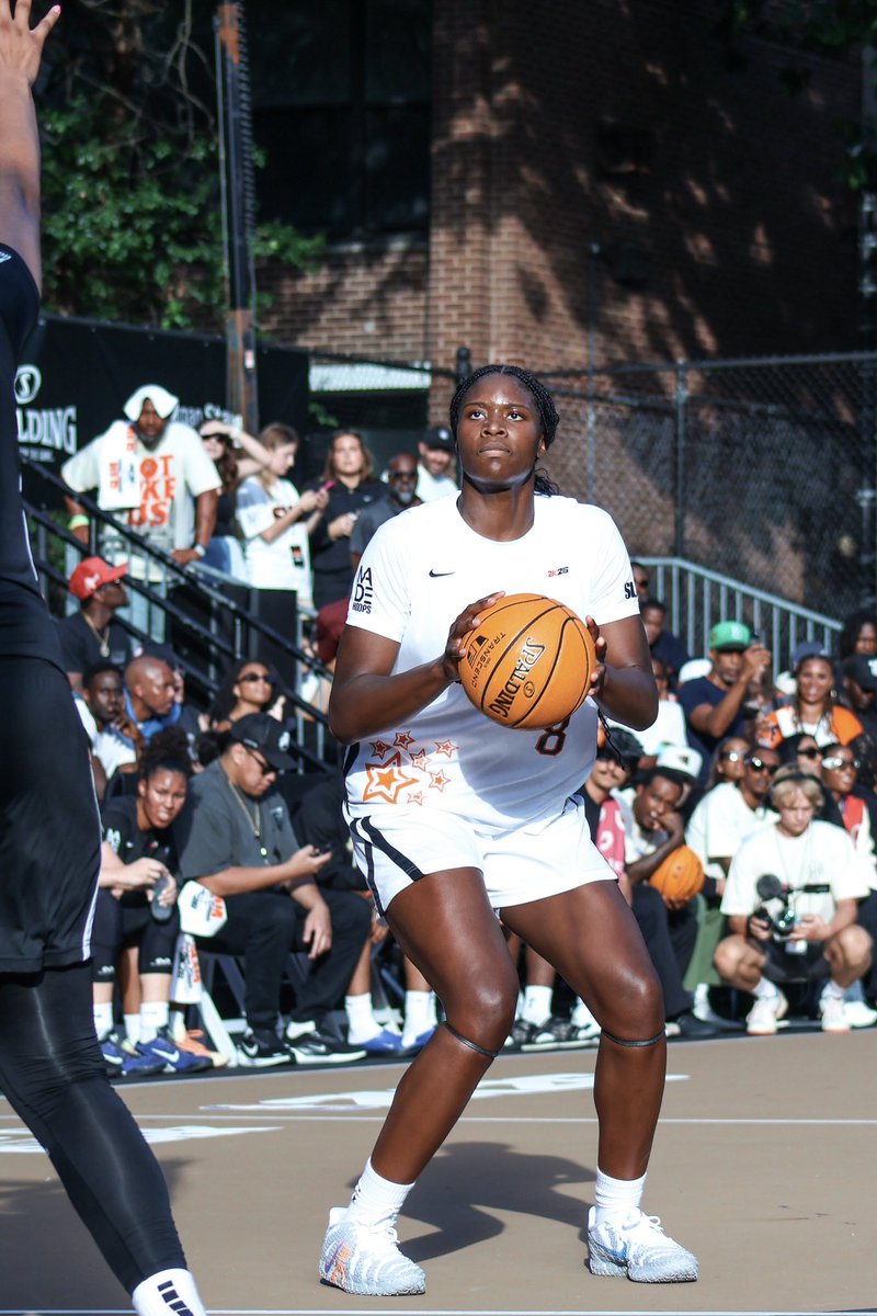 Spalding's tweet image. The SLAM Summer Classic Vol. 7 athletes were not messing around last night 😤💪

#Spalding #AlwaysBuilding #SLAM #MadeForTheGame