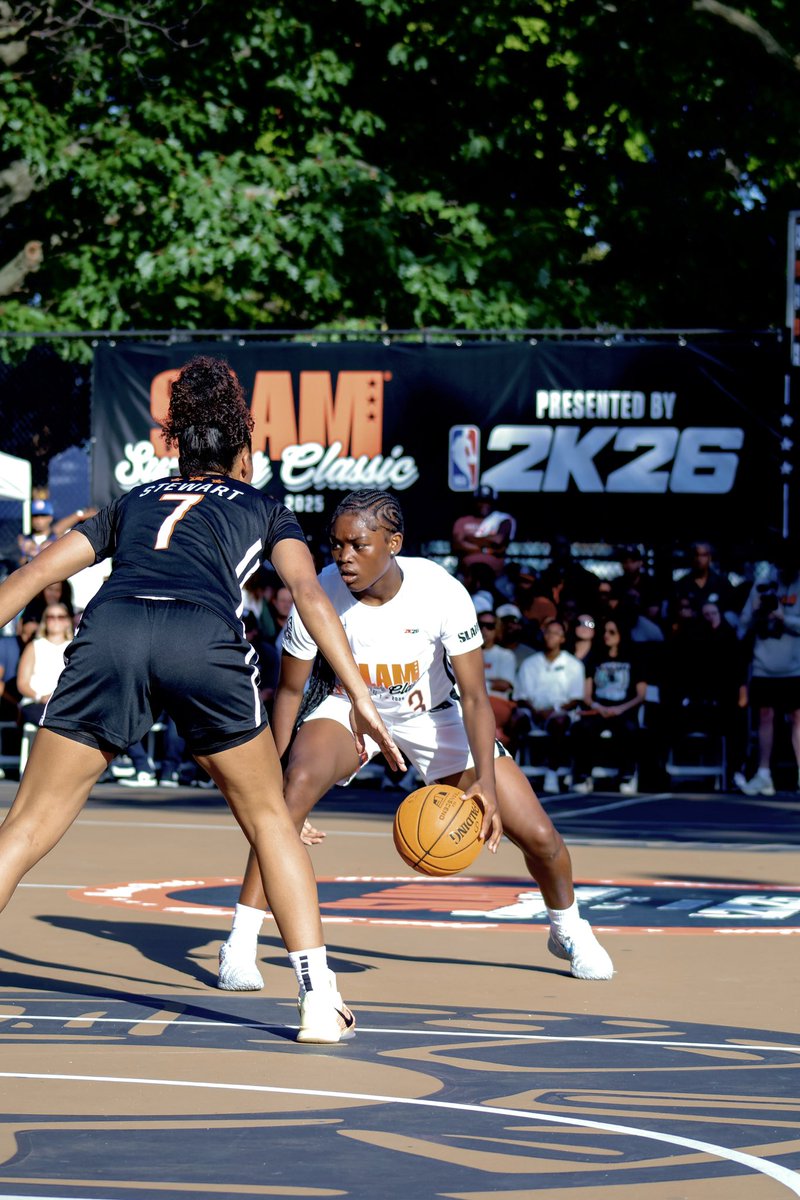 Spalding's tweet image. The SLAM Summer Classic Vol. 7 athletes were not messing around last night 😤💪

#Spalding #AlwaysBuilding #SLAM #MadeForTheGame