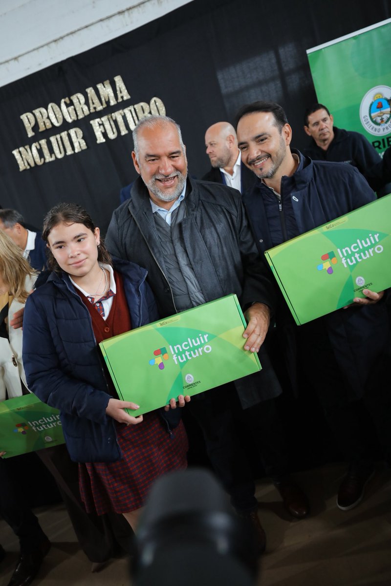✨ Hoy dimos un nuevo paso con el Programa Incluir Futuro:
👉 944 alumnos de tres colegios secundarios de la Capital recibieron su notebook, una herramienta fundamental para aprender, crear y proyectar su futuro.

Con esta entrega seguimos construyendo una Corrientes con más