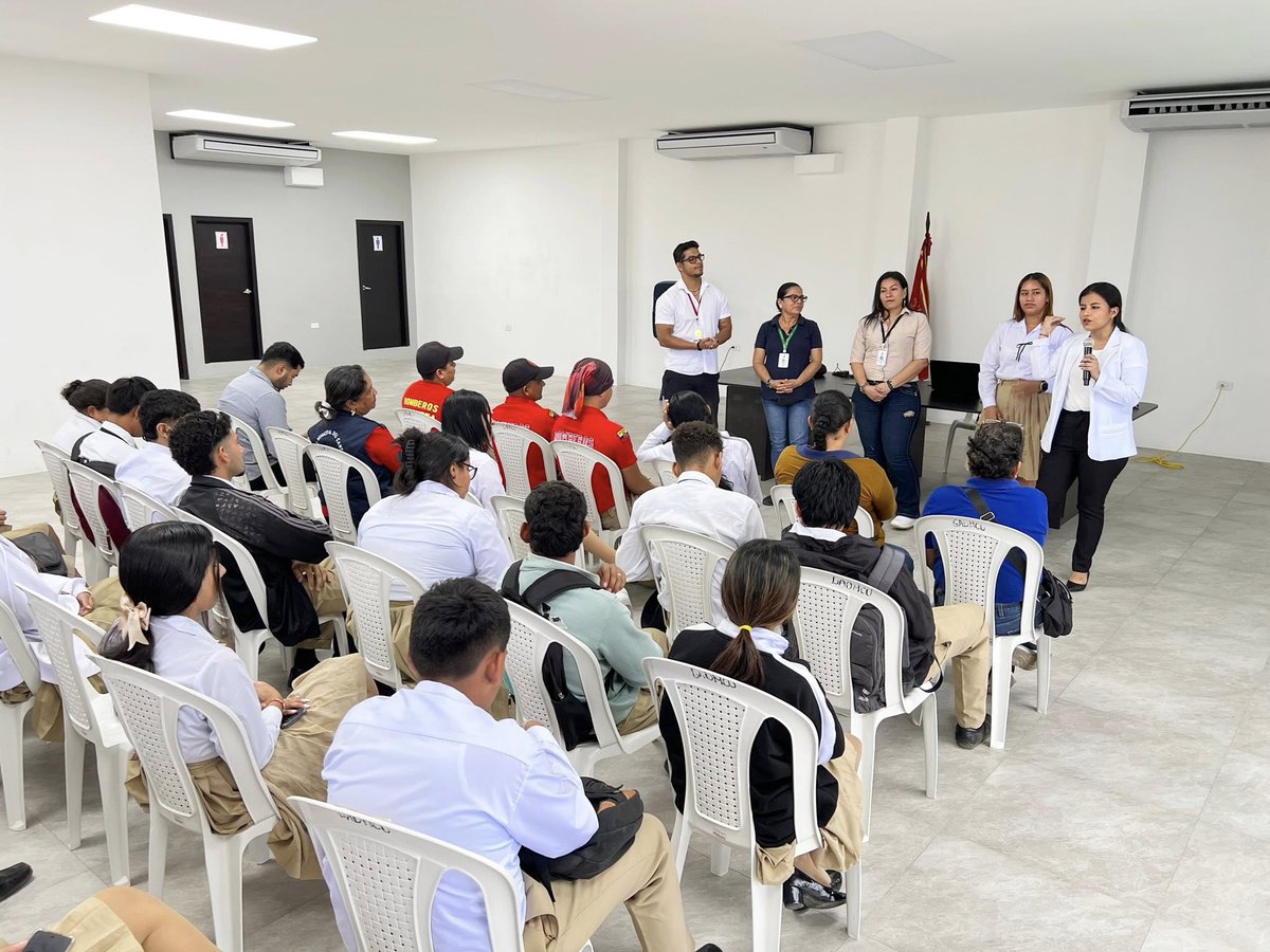 La mente también necesita cuidado. Socializamos la Ley de Salud Mental. psicóloga Maite Moreno y la Casa Legislativa de Los Ríos, representada por Ana Cevallos y Luis Arana.💚 Con pasantes, personal municipal y bomberos reafirmamos que el bienestar es tarea de todos. #Urdaneta