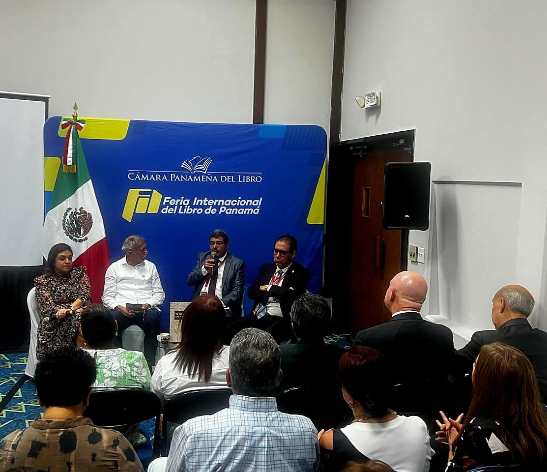 Embajada de México en Panamá (@embamexpan) on Twitter photo Para cerrar con éxito la participación de @embamexpan en el programa cultural de la Feria Internacional del Libro 2025 🇵🇦, se efectuó, con el apoyo del <a href="/Acervo_SREmx/">Acervo Histórico Diplomático</a>, el coloquio "El Congreso Anfictiónico: 200 años en la búsqueda por la integración latinoamericana", durante el Para cerrar con éxito la participación de @embamexpan en el programa cultural de la Feria Internacional del Libro 2025 🇵🇦, se efectuó, con el apoyo del <a href="/Acervo_SREmx/">Acervo Histórico Diplomático</a>, el coloquio "El Congreso Anfictiónico: 200 años en la búsqueda por la integración latinoamericana", durante el