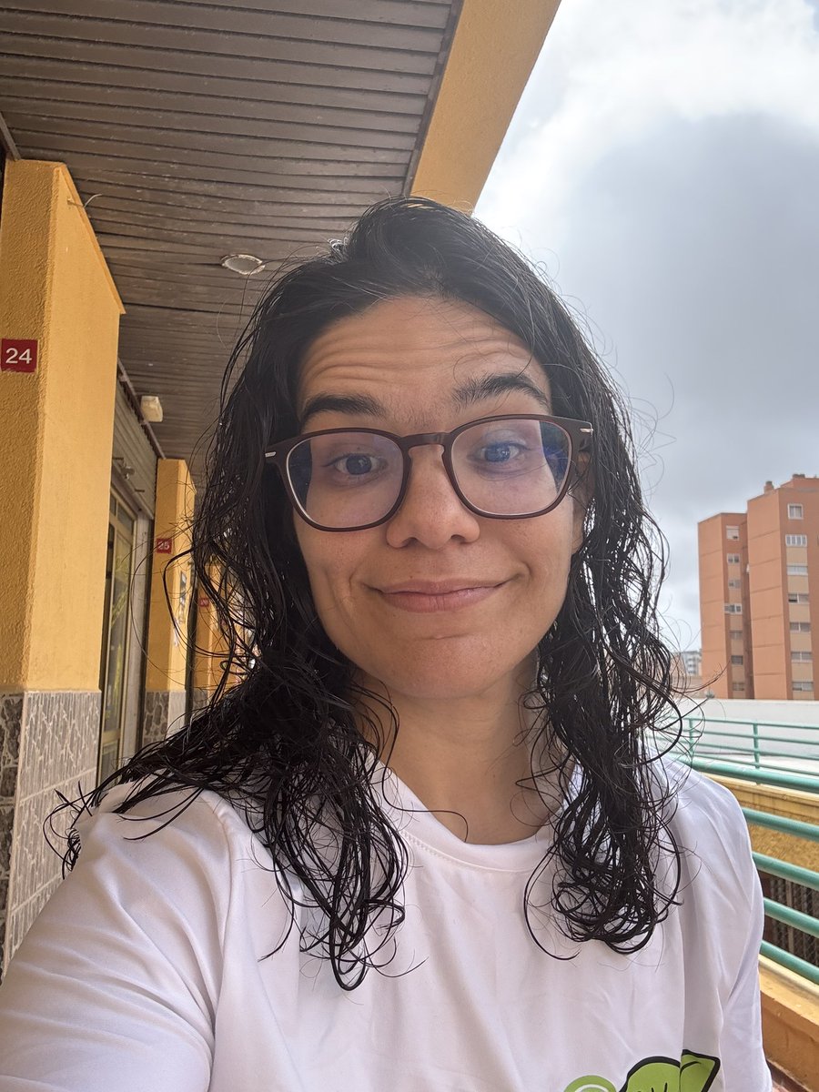Mari León tweet media