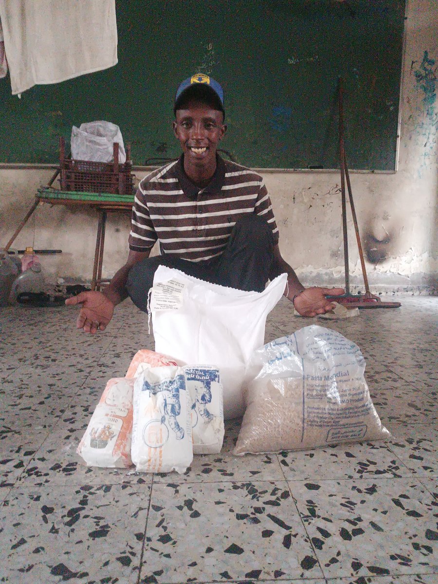 almsharft81297's tweet photo. Hello my friends🖐🏾
Today I am very happy because my family ate food🥺❤
I assure you that your donations will not go in vain
Thank you from the bottom of my heart 
I hope you support my family in any way because you might save a life one day🥺
Share and donate🍉
https://t.co/SyMZ04aIQ8
PayPal link for quick donation👇🏾
https://t.co/6OhZdyzE9m