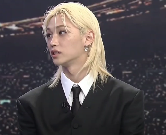 helleva8r_IN's tweet photo. A thread 🧵on : The main meaning of what straykids members  said on Night Line is:

Their new album “Karma” represents destiny shaped by actions. Stray Kids believe that the reason they’ve come this far is because of their hard work and choices. https://t.co/AlxNuUhEOu